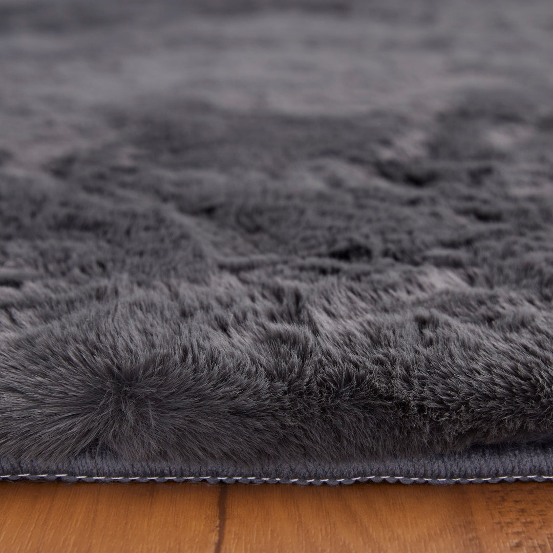 4506F Feizy Rugs Luxe Velour